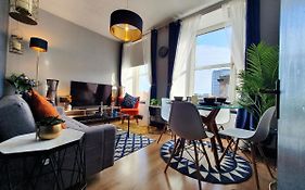Cosy 3 Bedroom Flat In City Centre